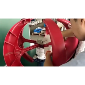 12V/24V 500W 400W 300W 200W Vertical Axis Solar Wind Energy Hybrid System Alternative Power Generator Small Wind Turbine