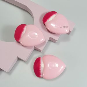 Heart-Shaped Makeup Brush Tongue-Shape Traceless Foundation Cream Brush Beauty Supplies for Face Concealer