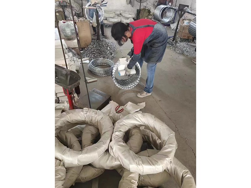 Anping County Boxiang Metal Wire Mesh Products Co., Ltd. Galvanized Iron Wire