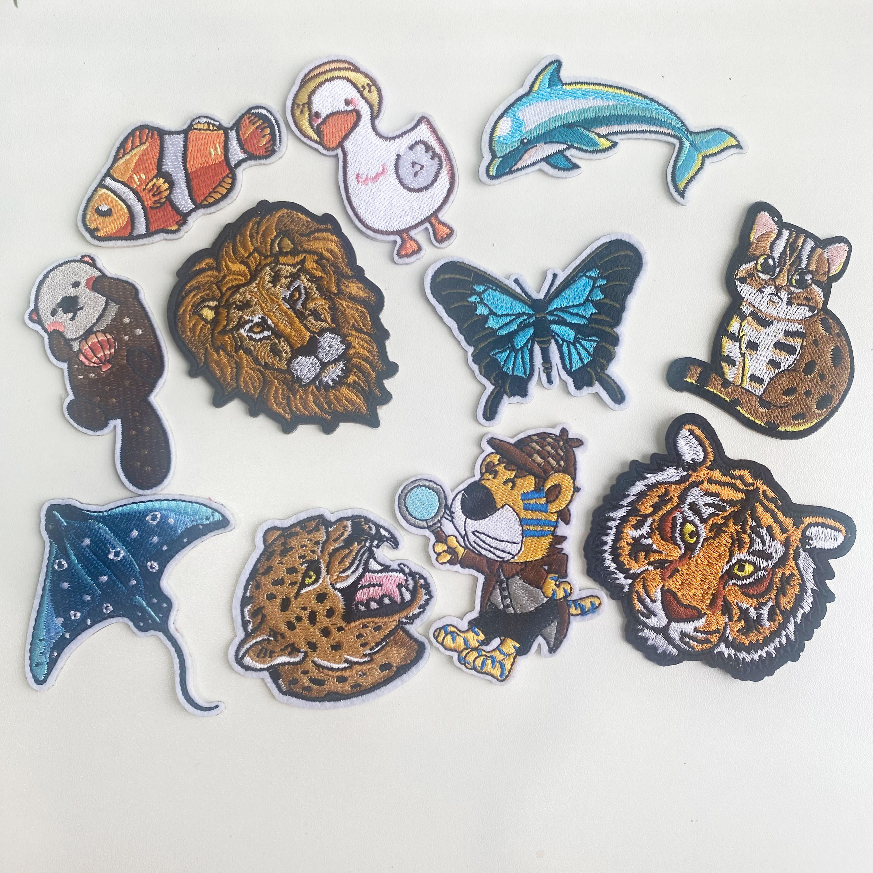 Foshan Dongyutang Trading Co., Ltd. Applique On Patches Great Quality Embroidery Embroidered For Clothes Bag Hat Paper Backing Cotton