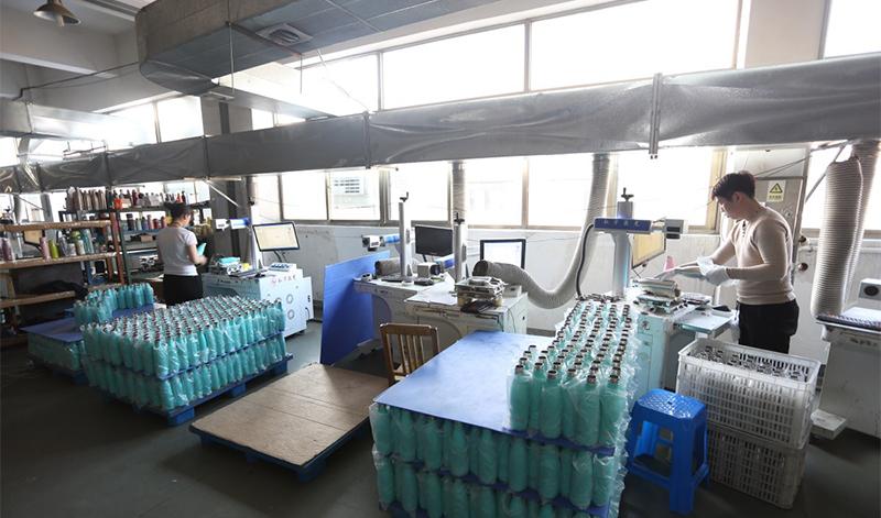 Guangzhou Renkuxing Commodity Co., Ltd. stainless steel sport water bottle