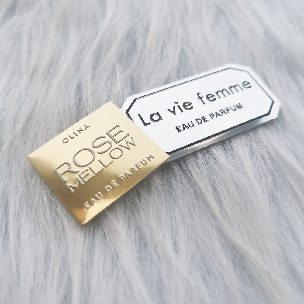 Mingguan (foshan) Label Sticker Manufacture Co., Ltd. Factory Custom Engraved Logo Aluminum Sign Embossed Antique Brass Brand Nameplate Metal Name Label Plate For Perfume