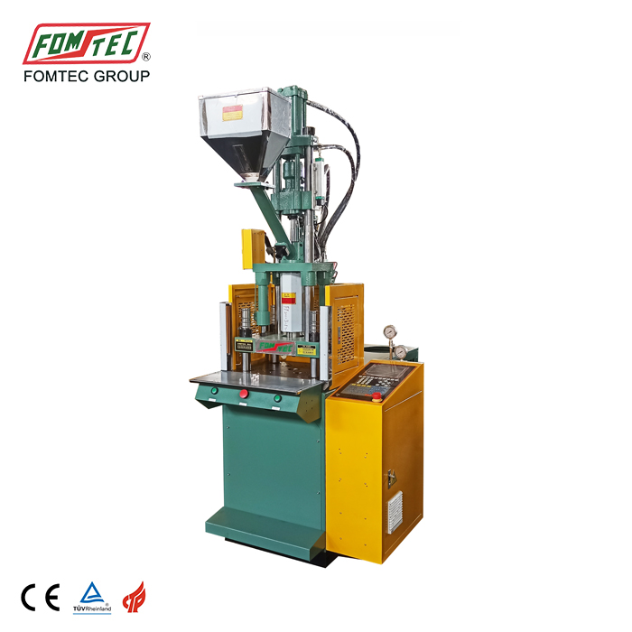 Mini plastic injection molding machine