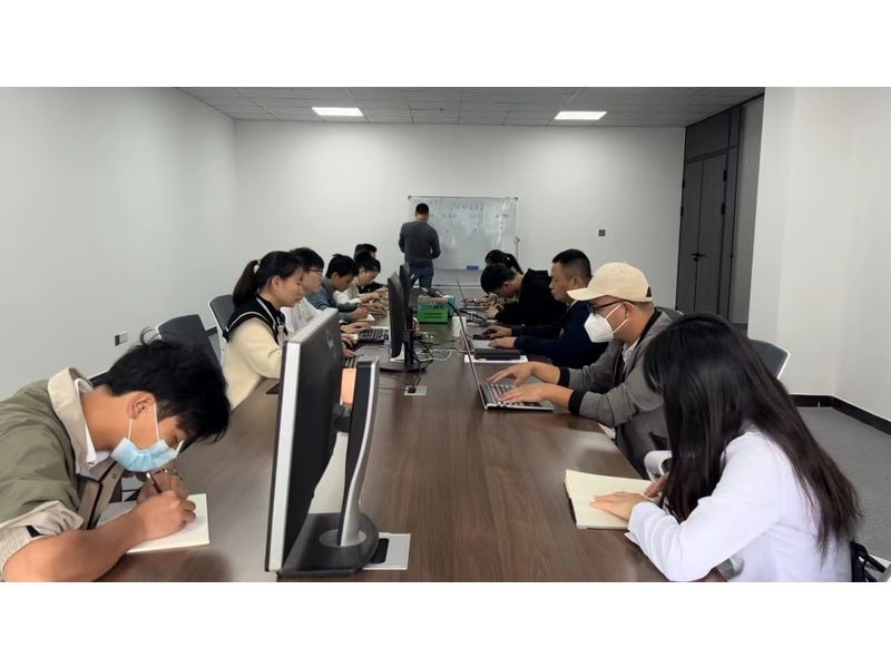 Jiangxi PoLun Intelligent Equipment Co., Ltd. Smart bracelets