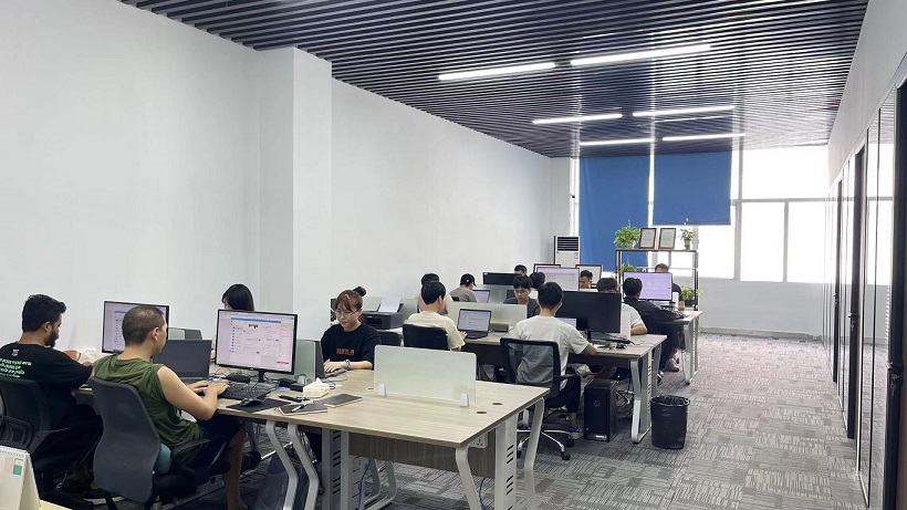 Qianhai Youpinwujiang (Shenzhen) Technology Co., Ltd. Hard Luggage