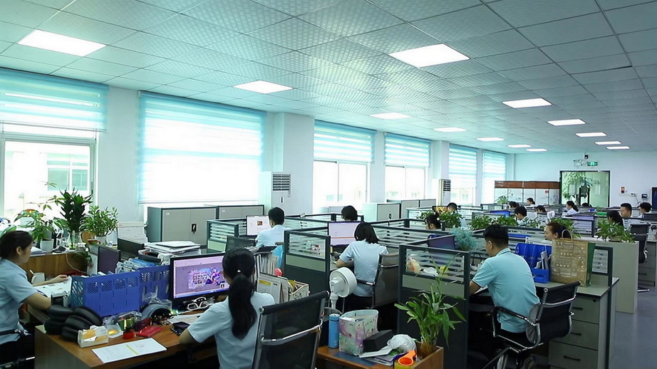 Guangzhou Xunqi Glasses Co., Ltd. Sports Sunglasses