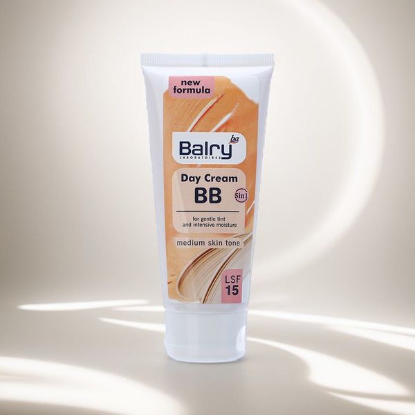SPF15 Sunscreen Foundation Lightweight Hydrating Long Lasting Natural Finish Even Skin Tone All Day Protection Suitable