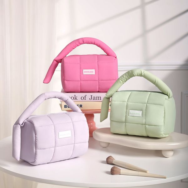 Quilted Makeup Bag Cosmetic Bag Travel Toiletry handbag for Women Cute Makeup Bag Organizer Baby Pink Puffer Makeup Pouch