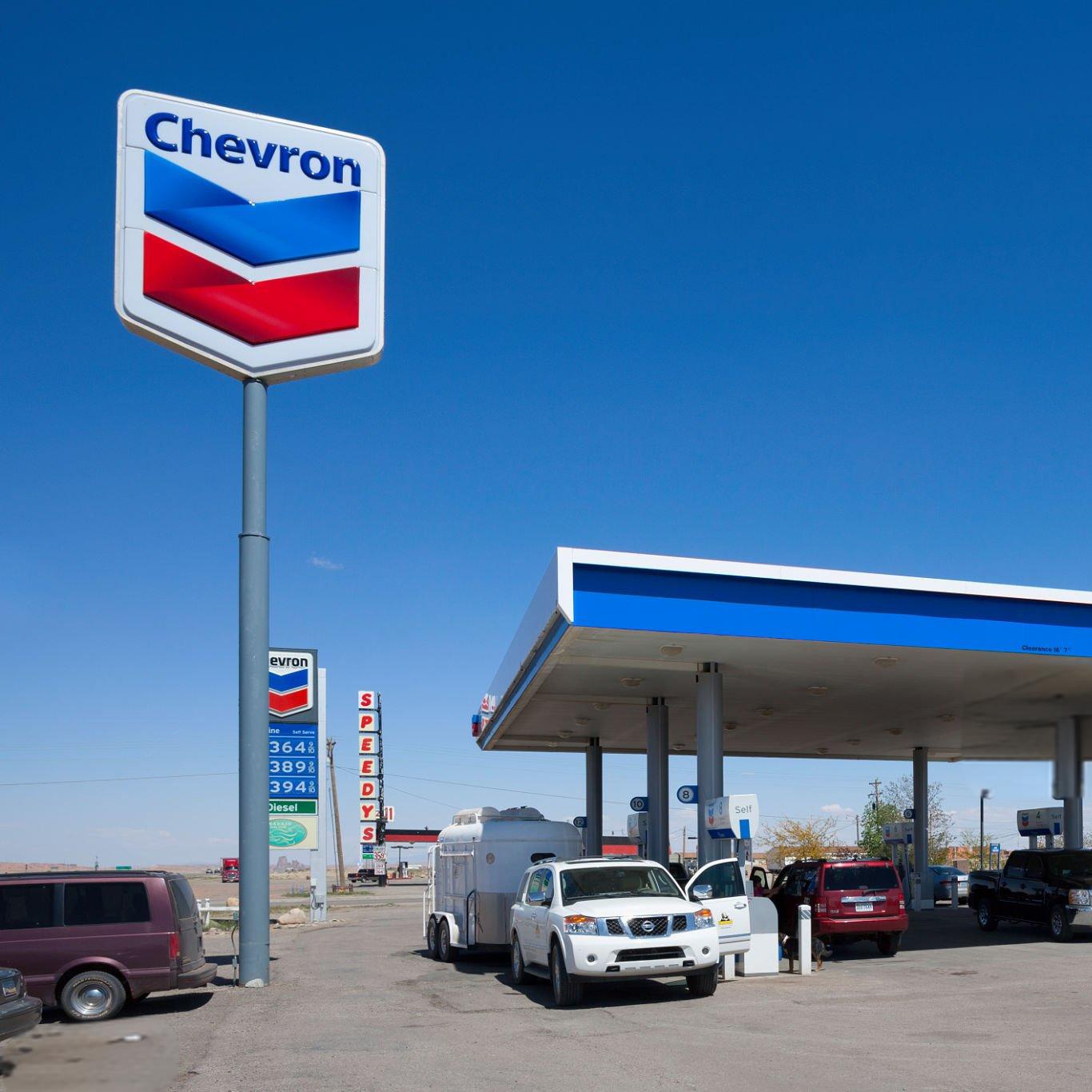 Custom Large Logo Gas Station Signs LED Digital Price Display Petrol Station Pylon Sign