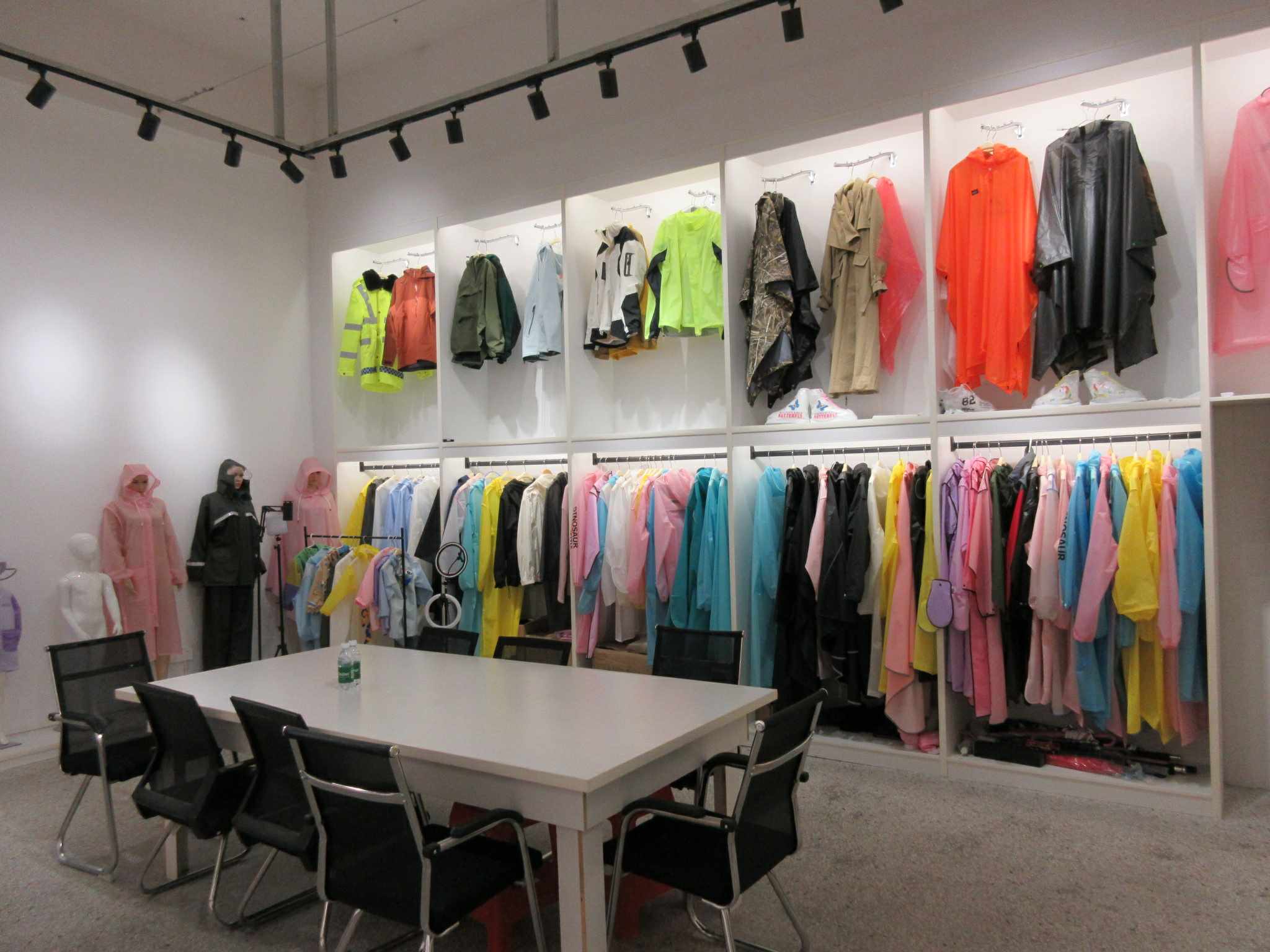 Jiangxi Xiaokonglong Rainproof Products Co., Ltd. Raincoat