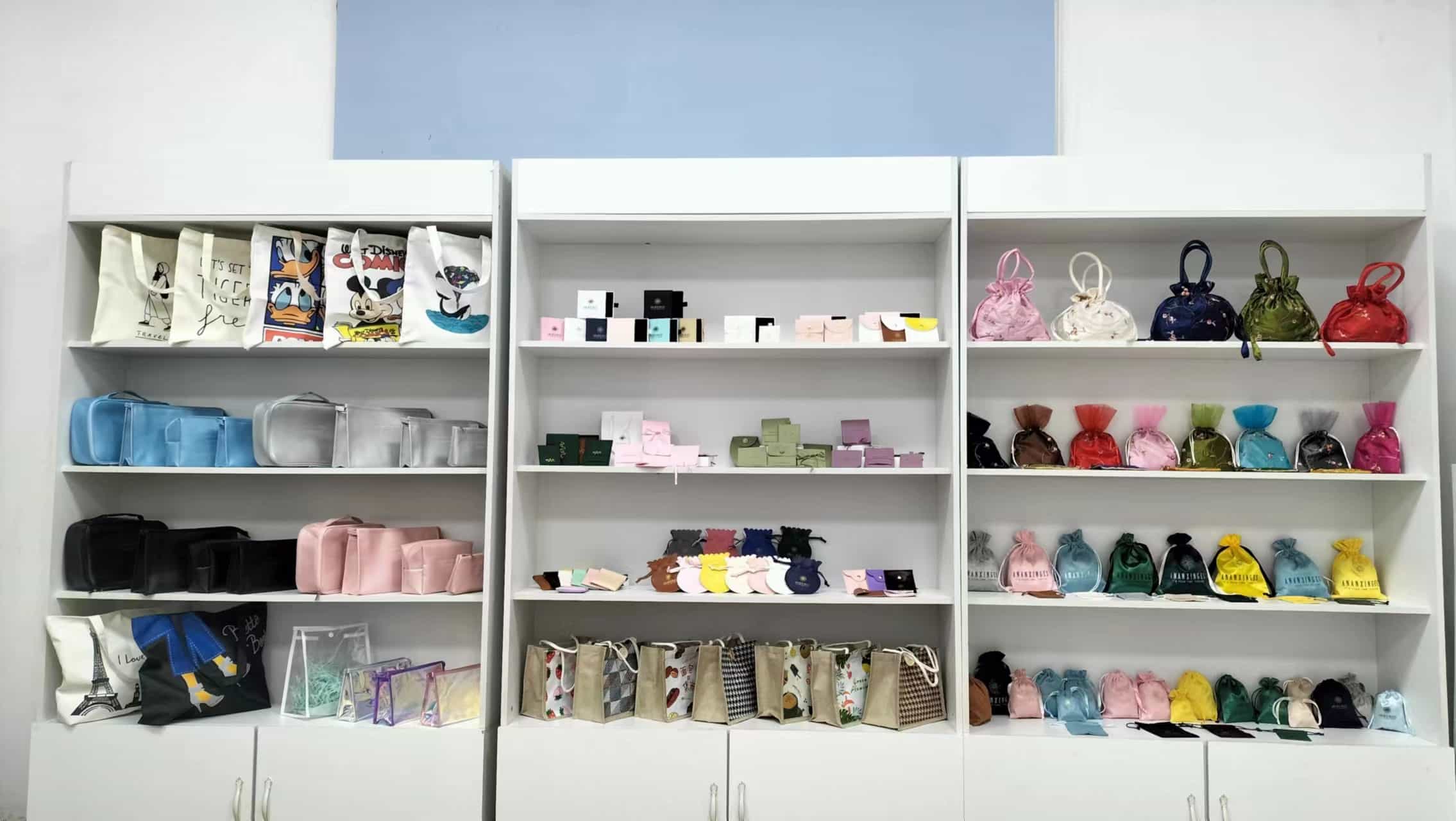 Shenzhen Xindesheng Technology Co., Ltd. Velvet Bag