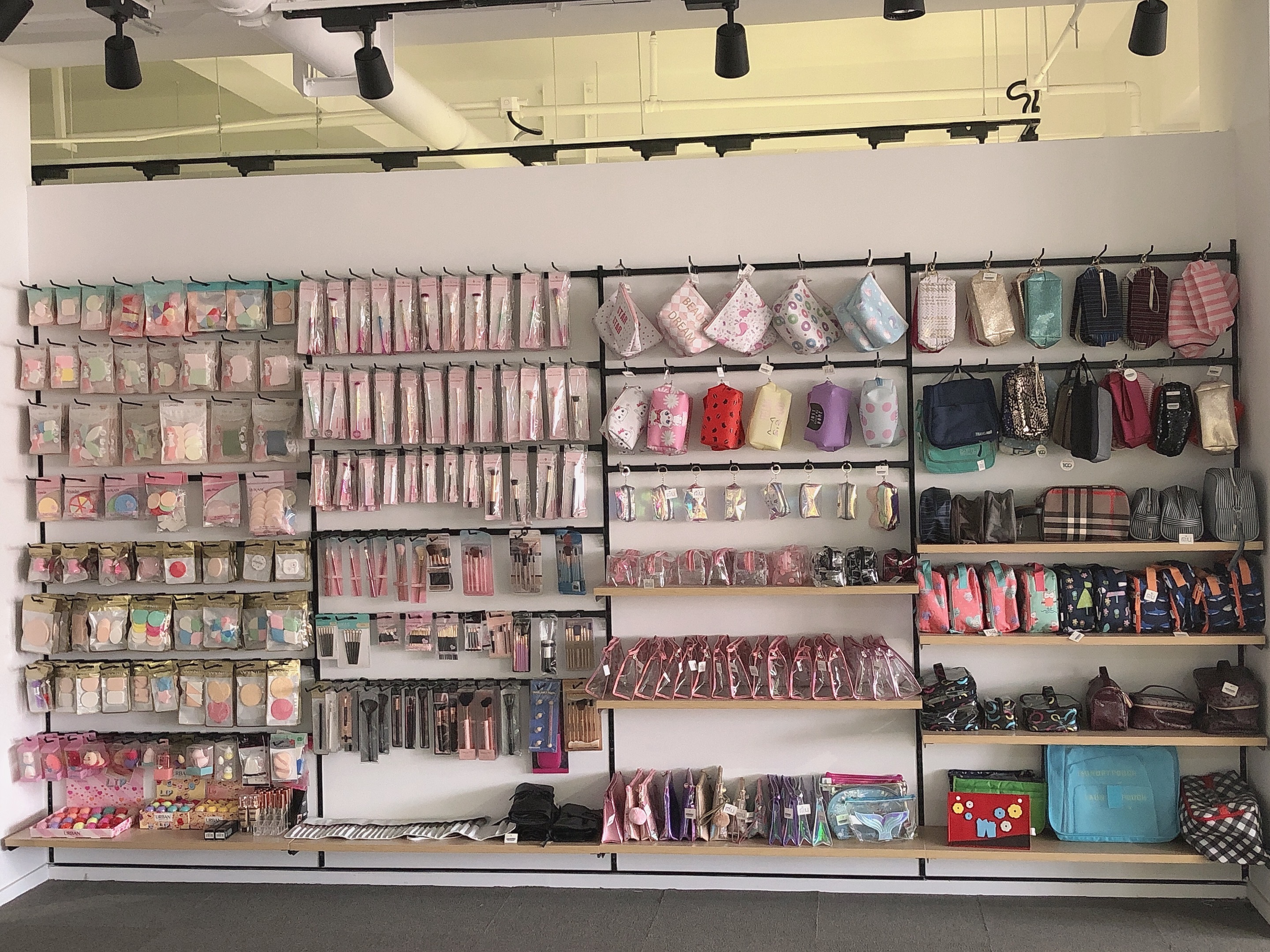 Skylark Network Co., Ltd. Pet Supplies