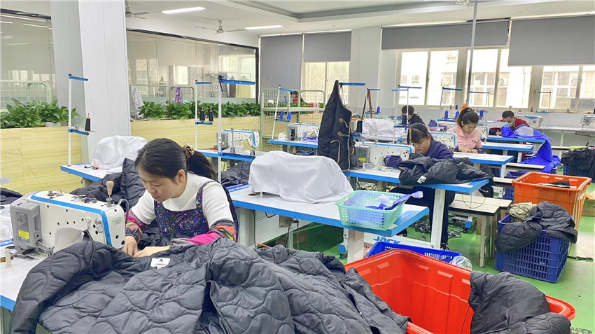 Xiamen Yingjieli Garments Co., Ltd. Waterproof Jacket