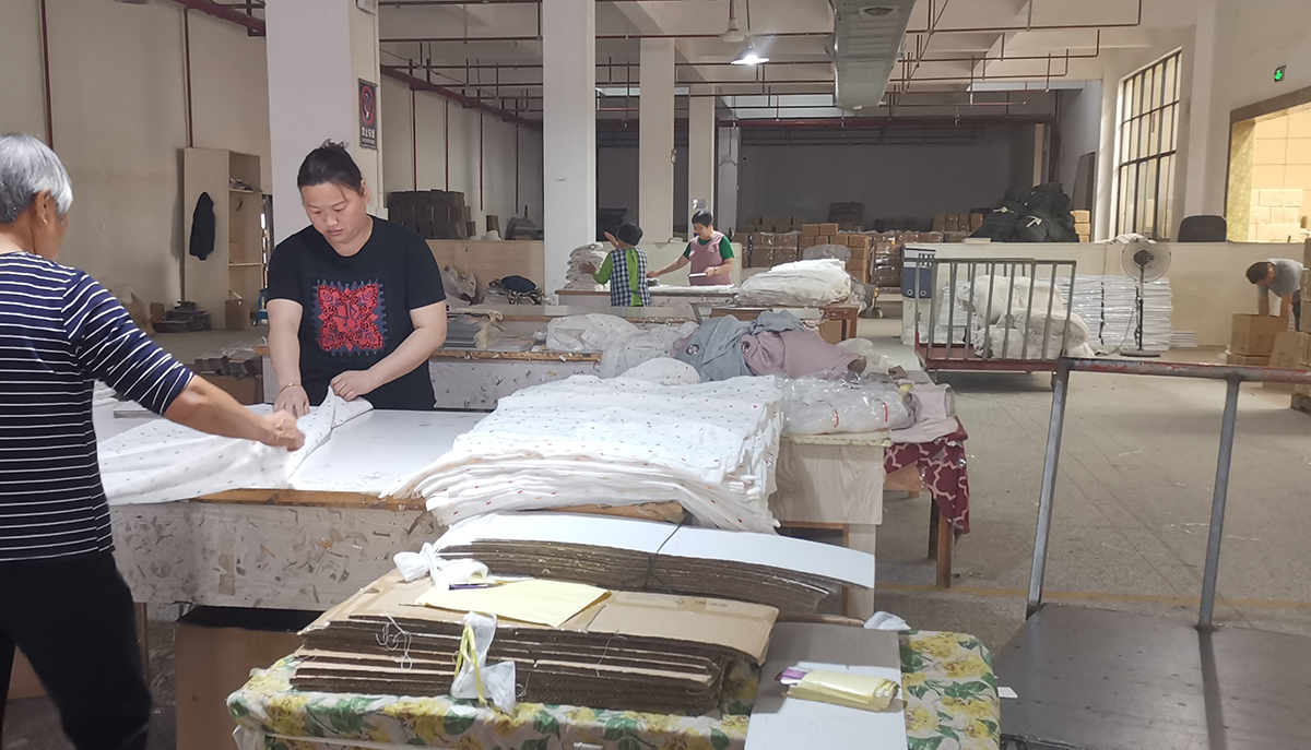 Ningbo Newnew Homelife Co., Ltd. Blankets