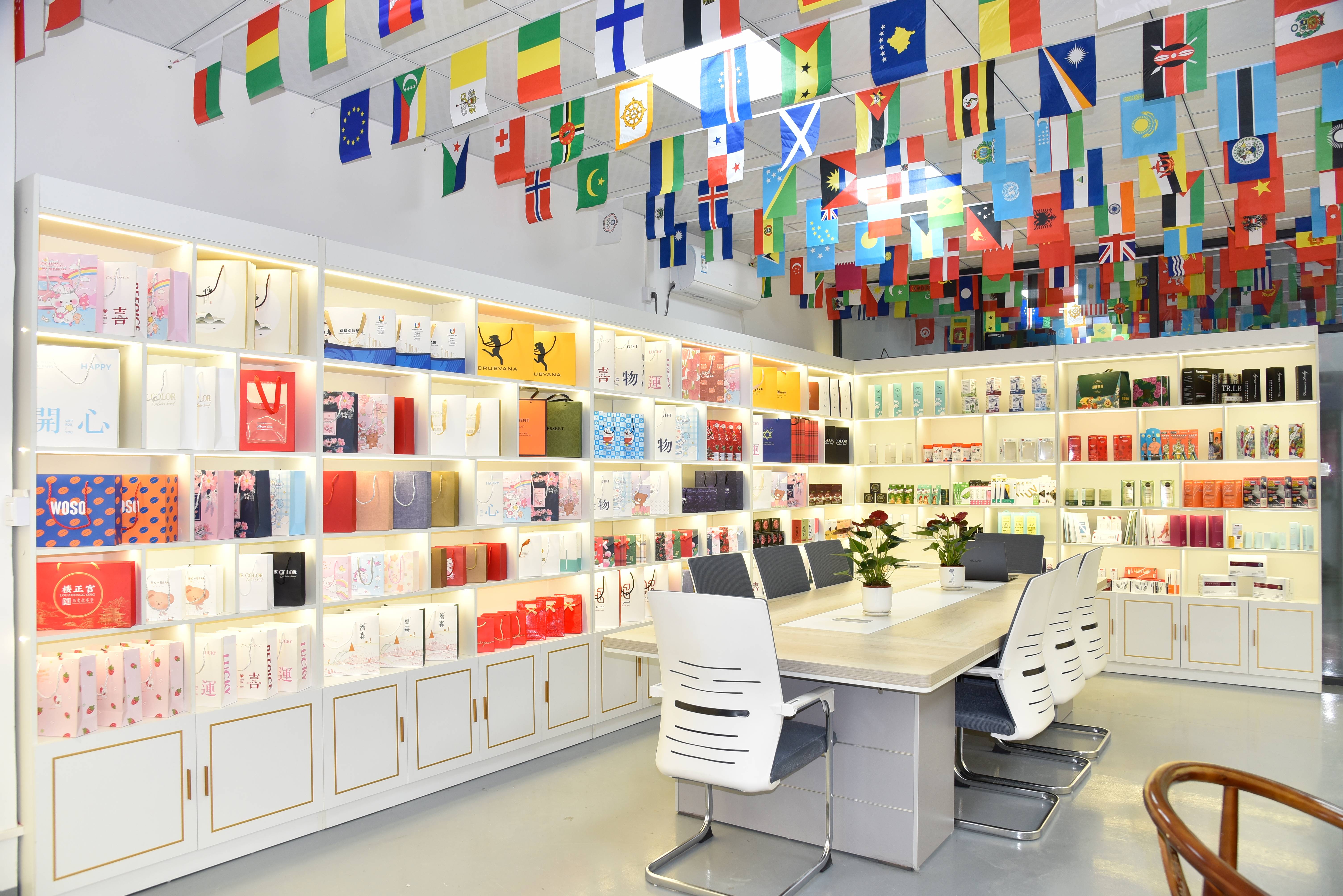Guangzhou Huaxin Color Printing Co., Ltd. Watch Display Stand