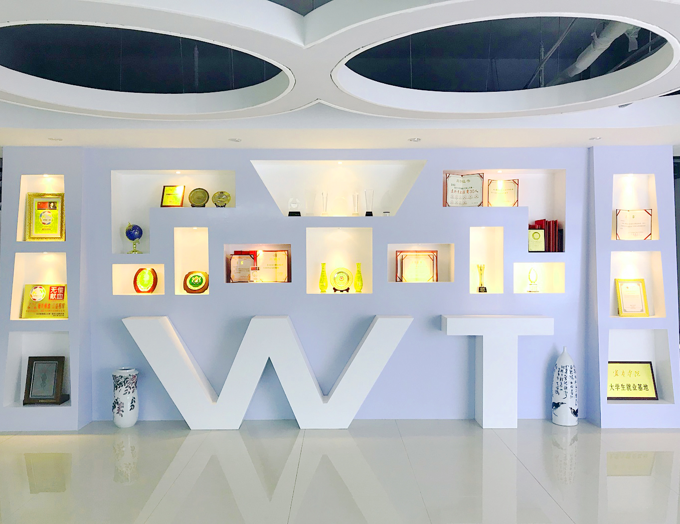 Yiwu Camytonc Imp& Exp Co., Ltd. handbags