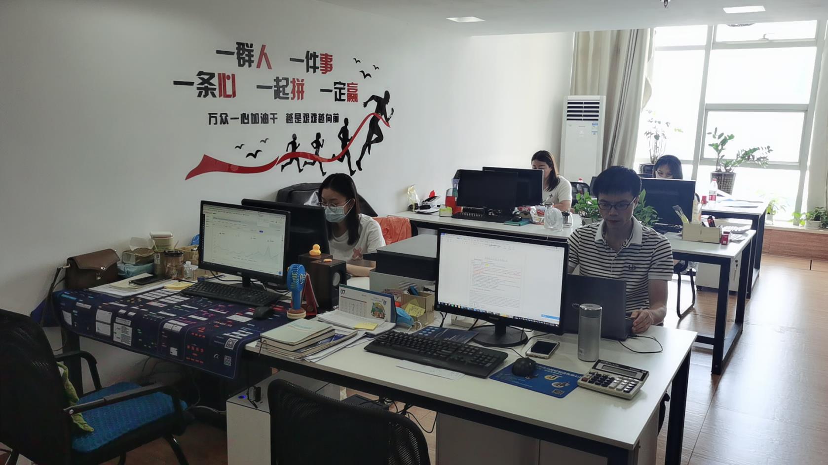Huizhou City Huicheng Shunjing Bag Fittings Factory Hard Shell Luggage
