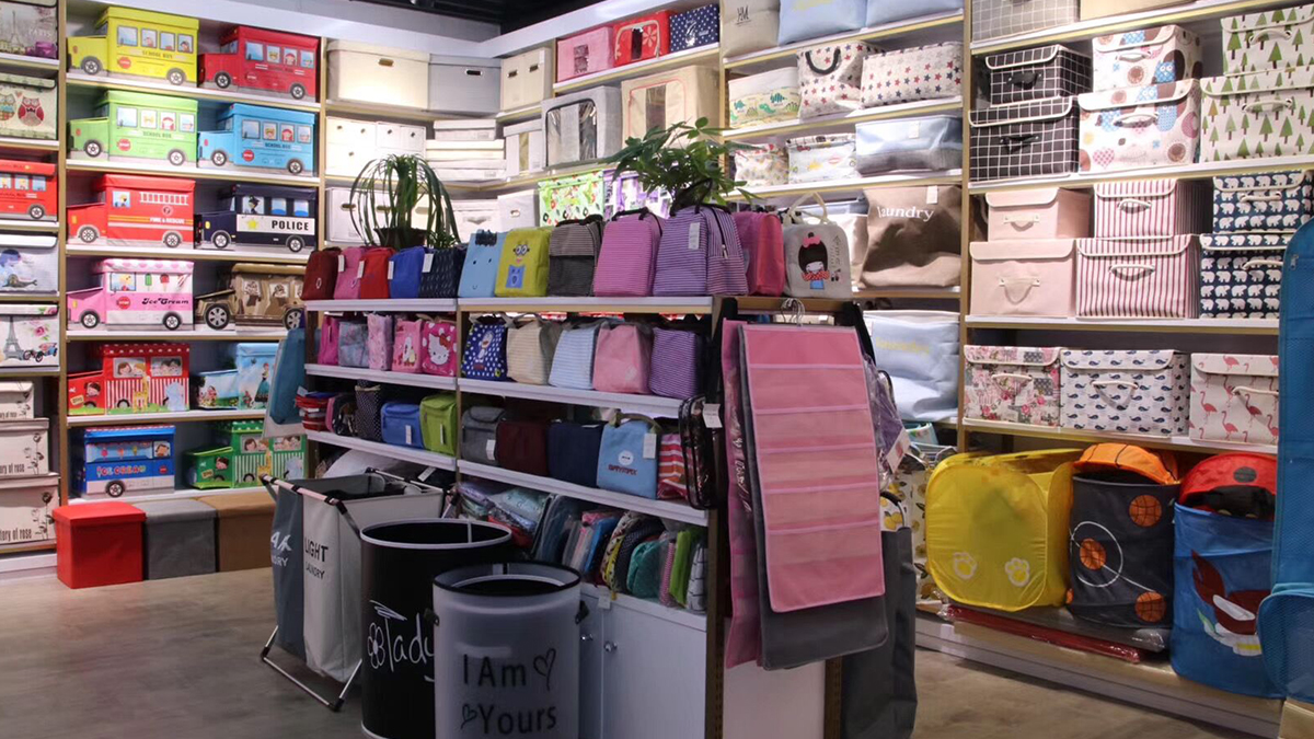 Yiwu Qu'najia Technology Co., Ltd. Folding storage stool