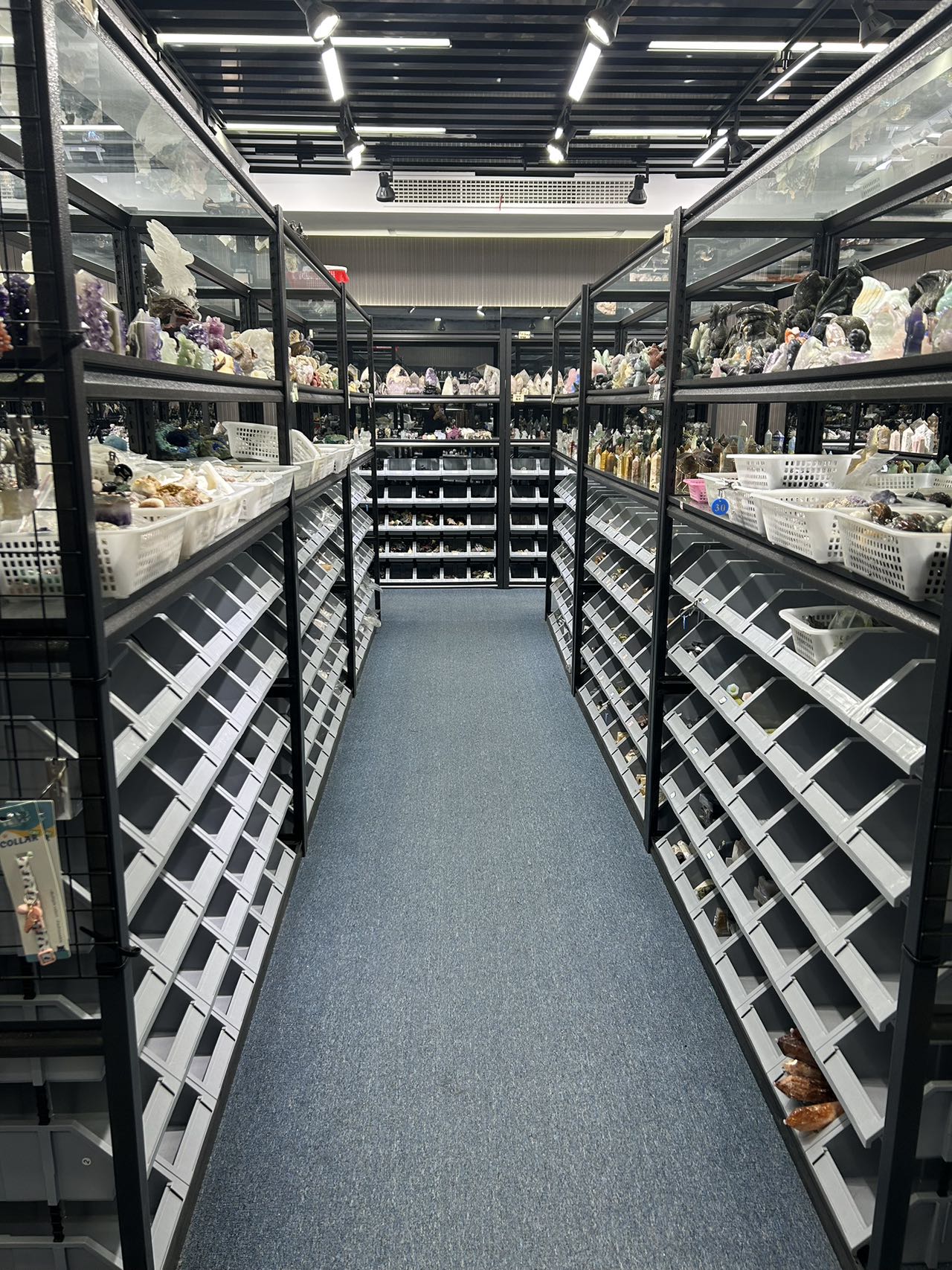 Jiangsu Bizhou Crystal Co., Ltd. Crystal carvings