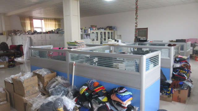 Qingdao Hanbee Garments & Caps Co. Ltd Knitted Scarves