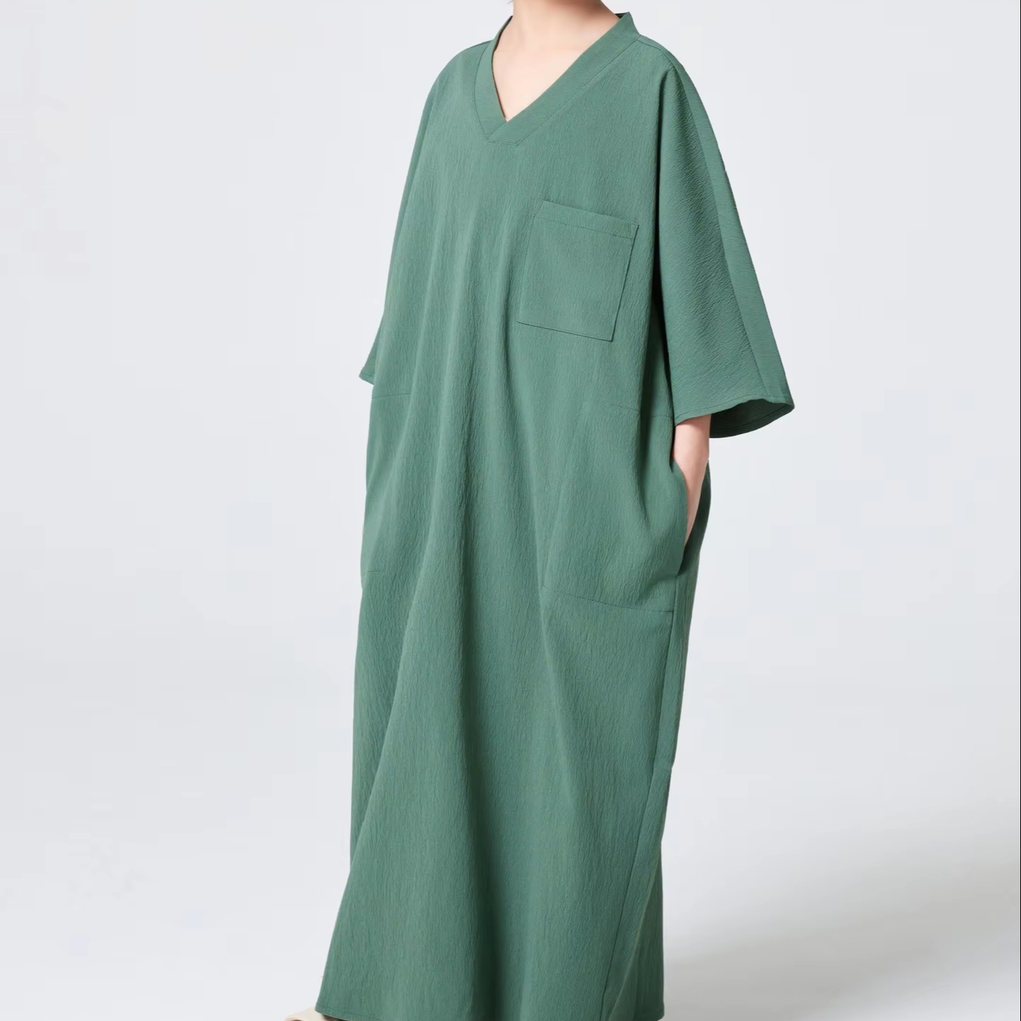 Shenzhen Plus One Clothing Co., Ltd. Wholesale Modest Eid Green Kids Thobe Short Sleeve Polyester Robe Pocket Solid ColorBoys Children Thobe Robe