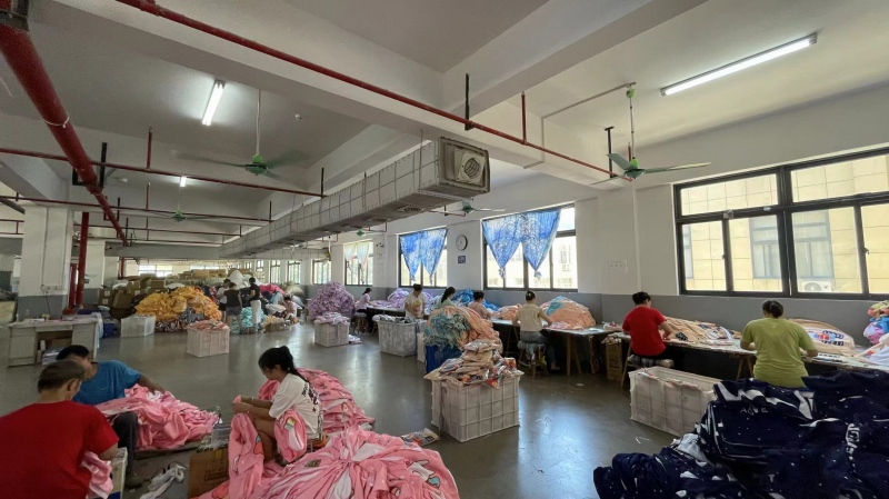 Yiwu Shengchun Textile Co., Ltd. Hooded Towel