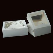 Bakery Box, Used for Packaging Cakes and Gifts, Made of 350gsm White Cardboard