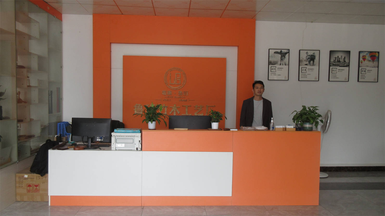Longmen Luban Bamboo And Wood Products Co., Ltd. Acrylic light base
