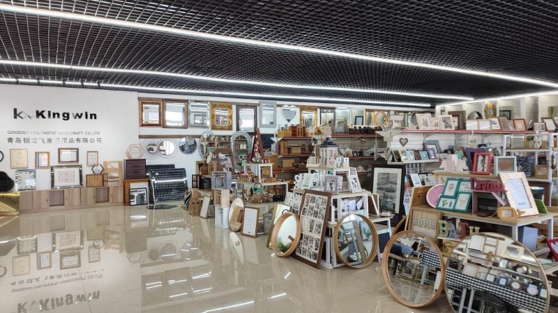 Qingdao Yinlongfei Handicraft Co., Ltd. Framed Mirrors