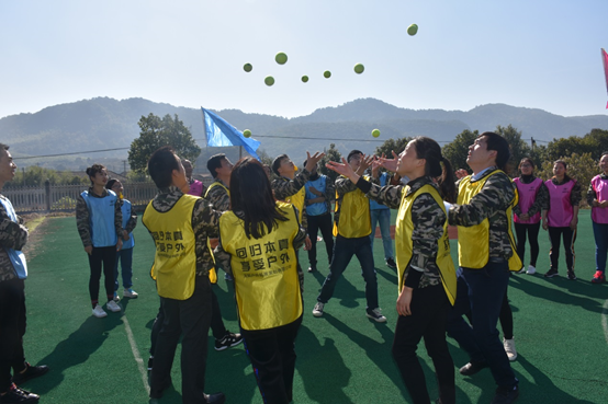 Zhongshan Yiku Youpin Garment Co., Ltd. Sweatshirts