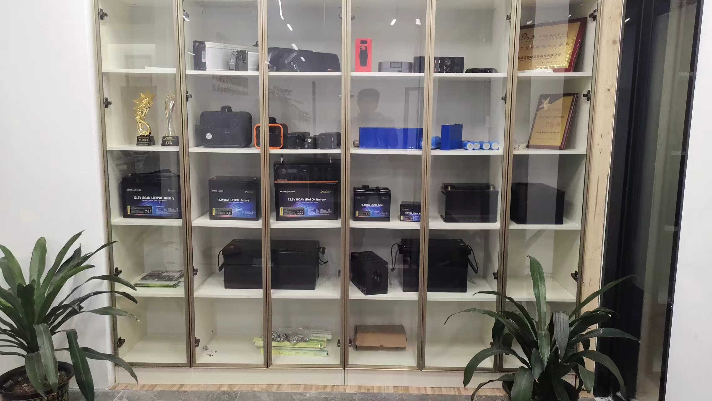 Shenzhen Delong Energy Technology Co., Ltd. Portable Power Station
