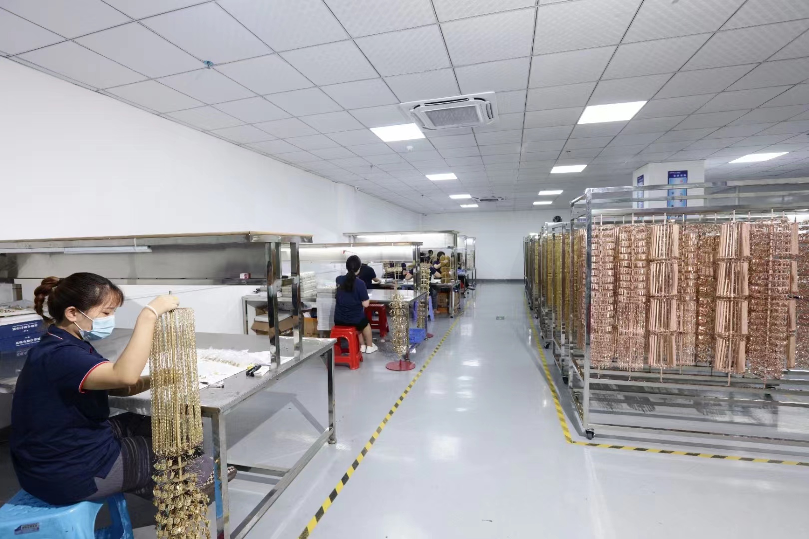 Yiwu Showmee Trade Co., Ltd. Earring