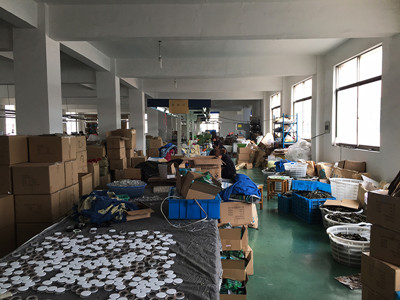 Yiwu Loca Outdoor Supplies Co., Ltd. military compass