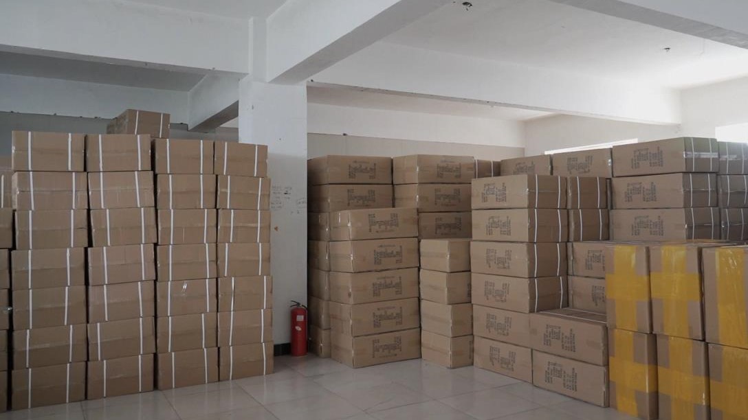 Baoding Zuoou Leather Goods Manufacturing Co., Ltd. Suitcase