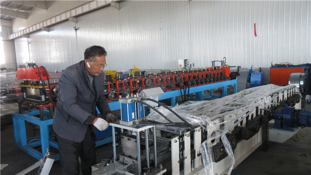 Henan Share M&E Equipment Co., Ltd. Tufting machine