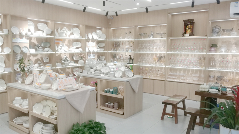 Changsha Jiuwang Department Store Trading Co., Ltd. Porcelain Plate