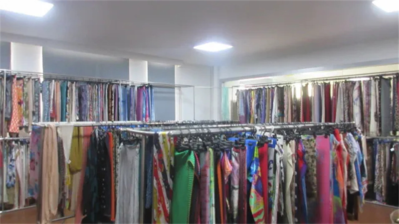 Suzhou Jiechen Embroidery Handicraft Factory Satin Square Scarves