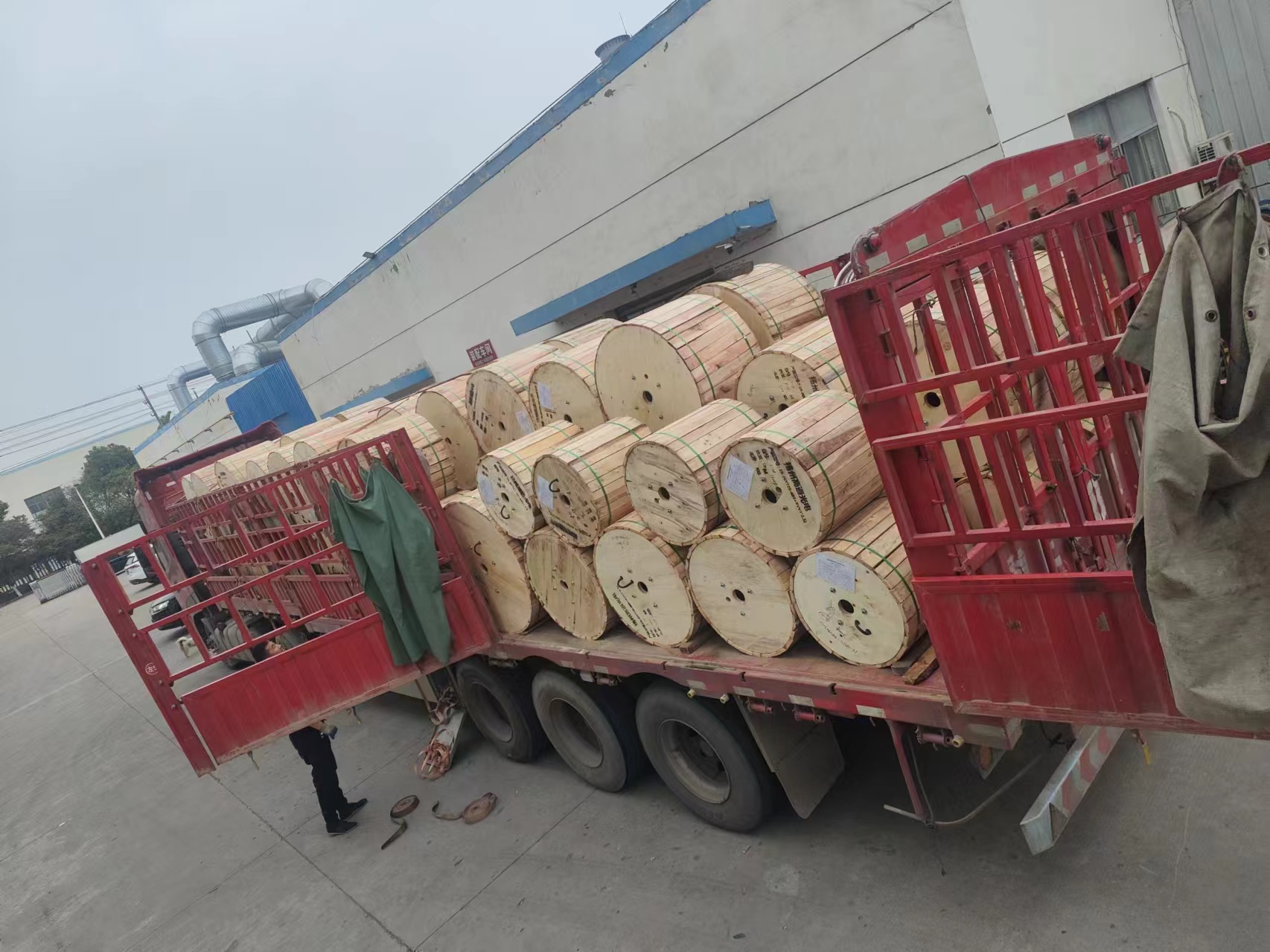 Yangzhou Gaotong Photoelectric Technology Co., Ltd. factory image 3