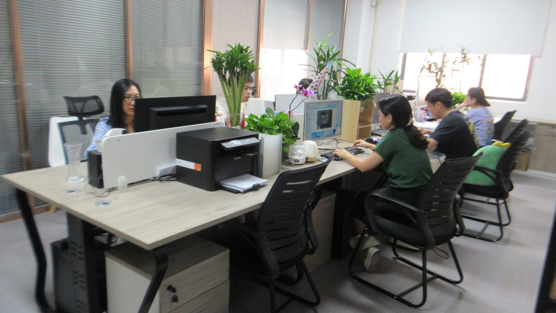 Shenzhen SuSa Industrial Co., Ltd Table Lamp