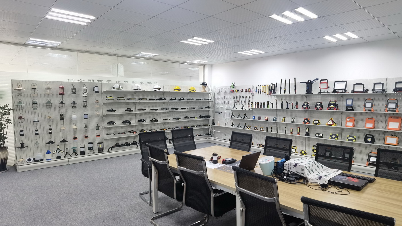 Ningbo Bright Bird Electronics Co., Ltd. LED Camping Lantern