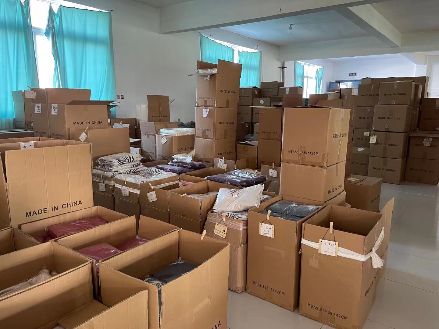 Shengzhou Xueli Electronic Commerce Co., Ltd. bonnet