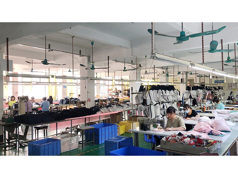 Guangzhou Fineway Bags Co., Ltd. Backpacks