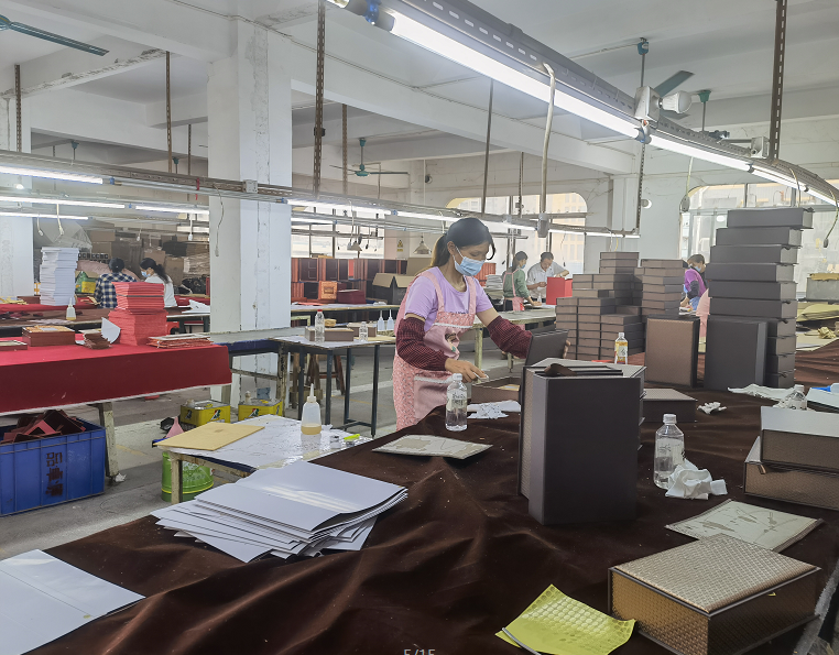 Shenzhen Jie Li Yang Technology Co., Ltd. gift box