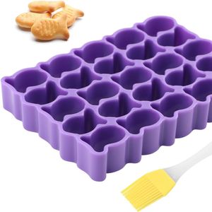 25 Cavity Fish Biscuit Mold, Fish Cookie Cutter with Oil Brush, Fish Molds for Crackers, DIY Fish Shaped Foods, Tiny Treats