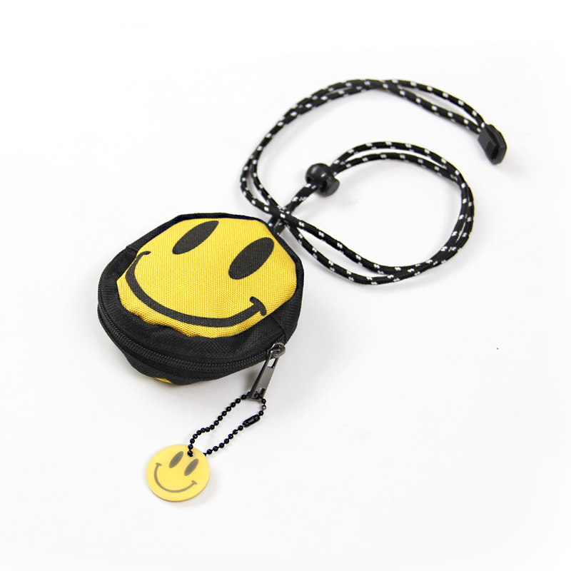 Yiwu Lianchor E-Commerce Firm Promotional gifts customized shape soft pvc keychain Wedding gift rubber keychain Happy Face Double Sides Silicon keychain