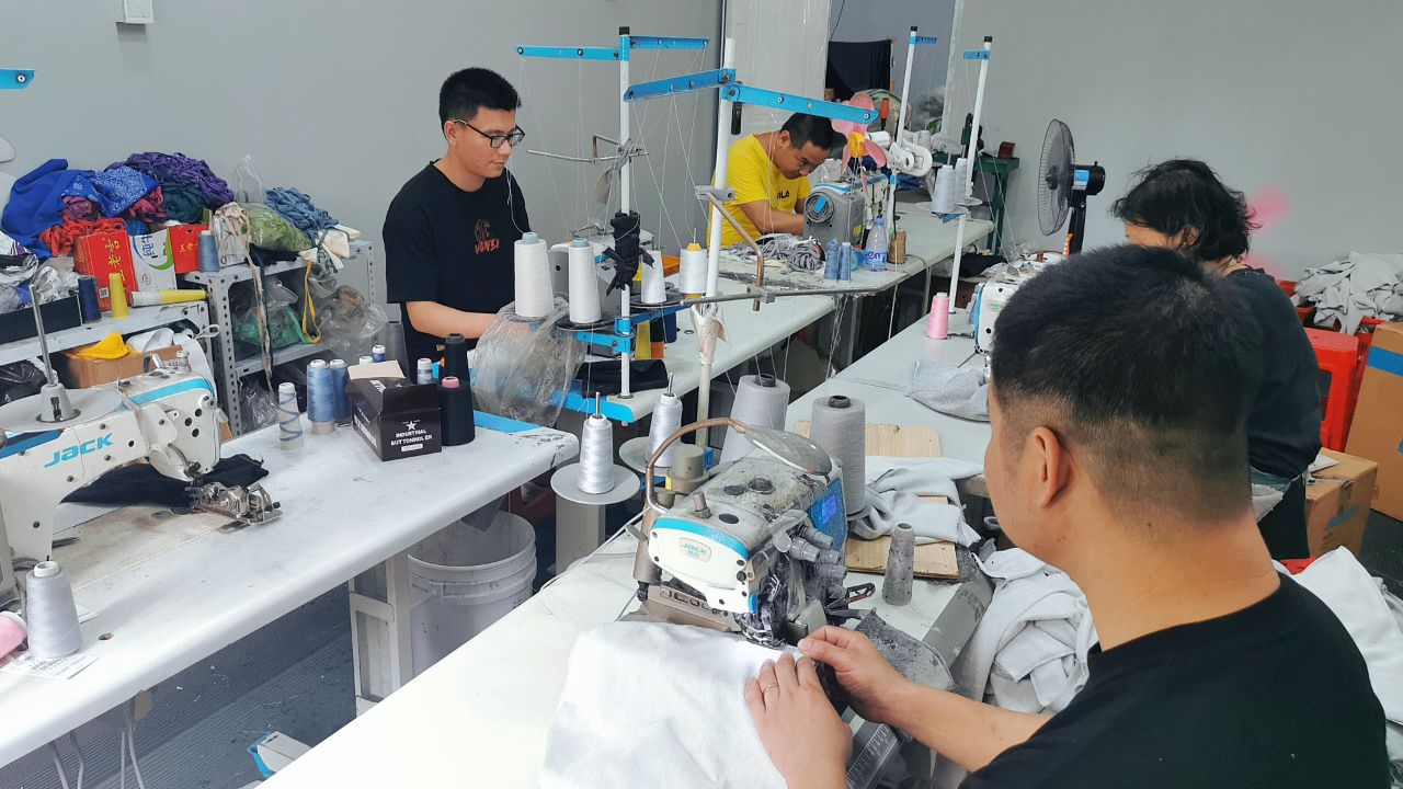 Fuzhou Xinlebang Trading Co., Ltd. Men's Hoodies & Sweatshirts