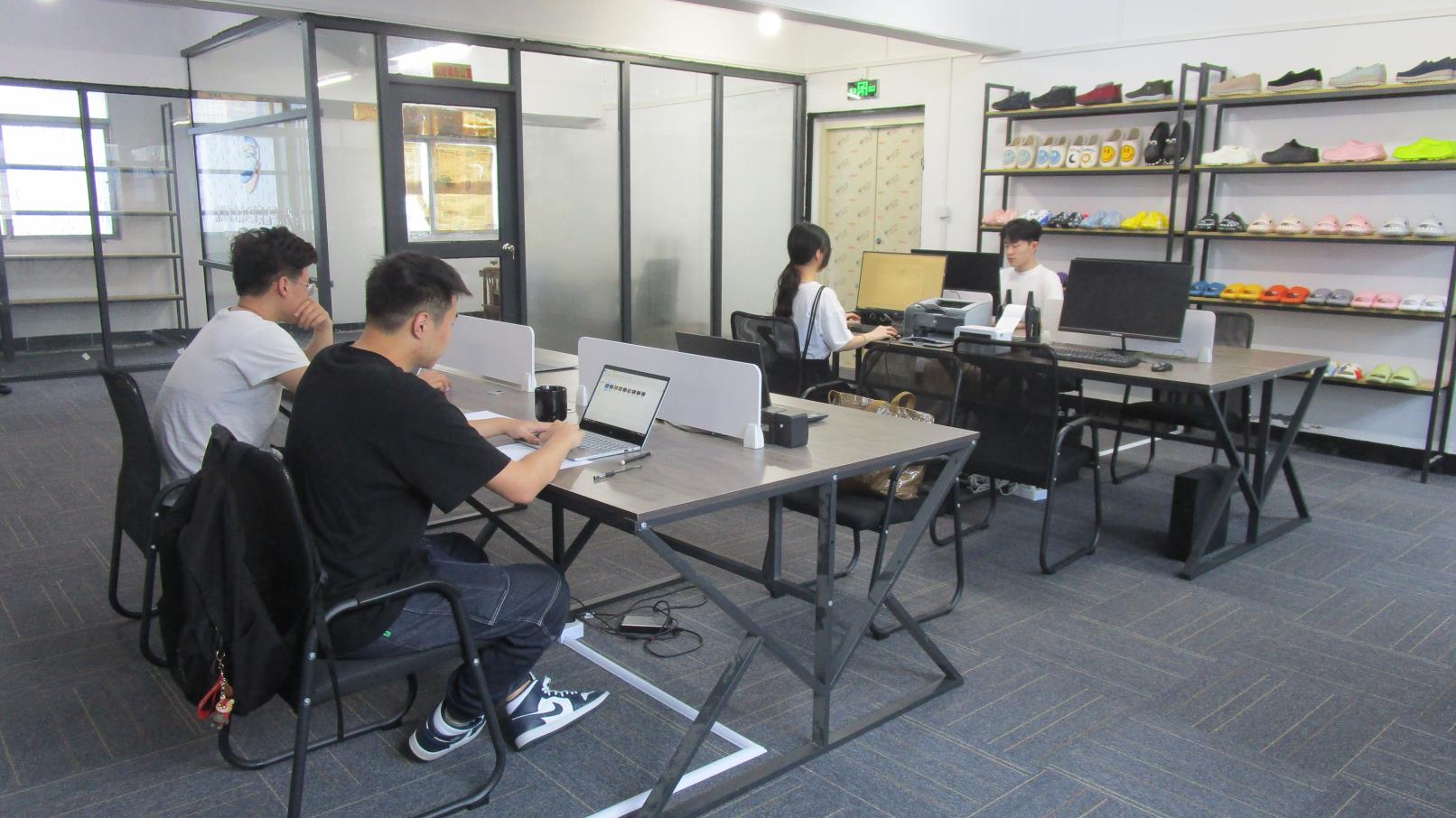 Quanzhou Divitanci Trading Co., Ltd. Sneaker Slipper