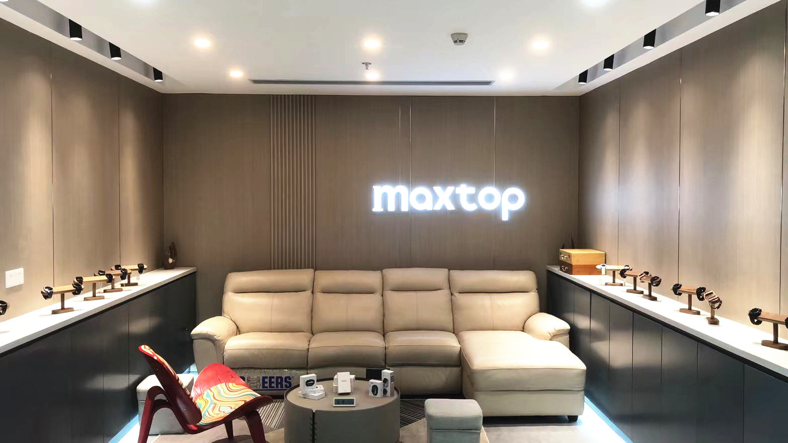 Shenzhen Maxtop Digital Technology Co., Ltd. Smart Watch