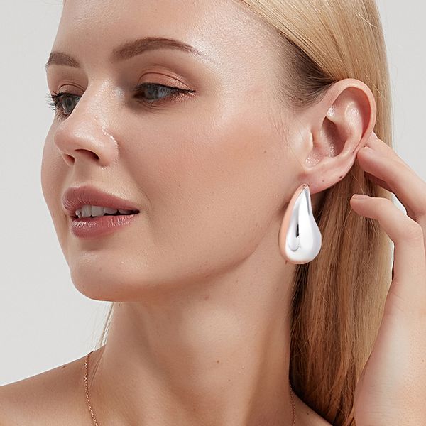 Wholesale vintage simple fashionable and colorfast hollow jewelry teardrop shaped stainless steel earrings wholesale bulk