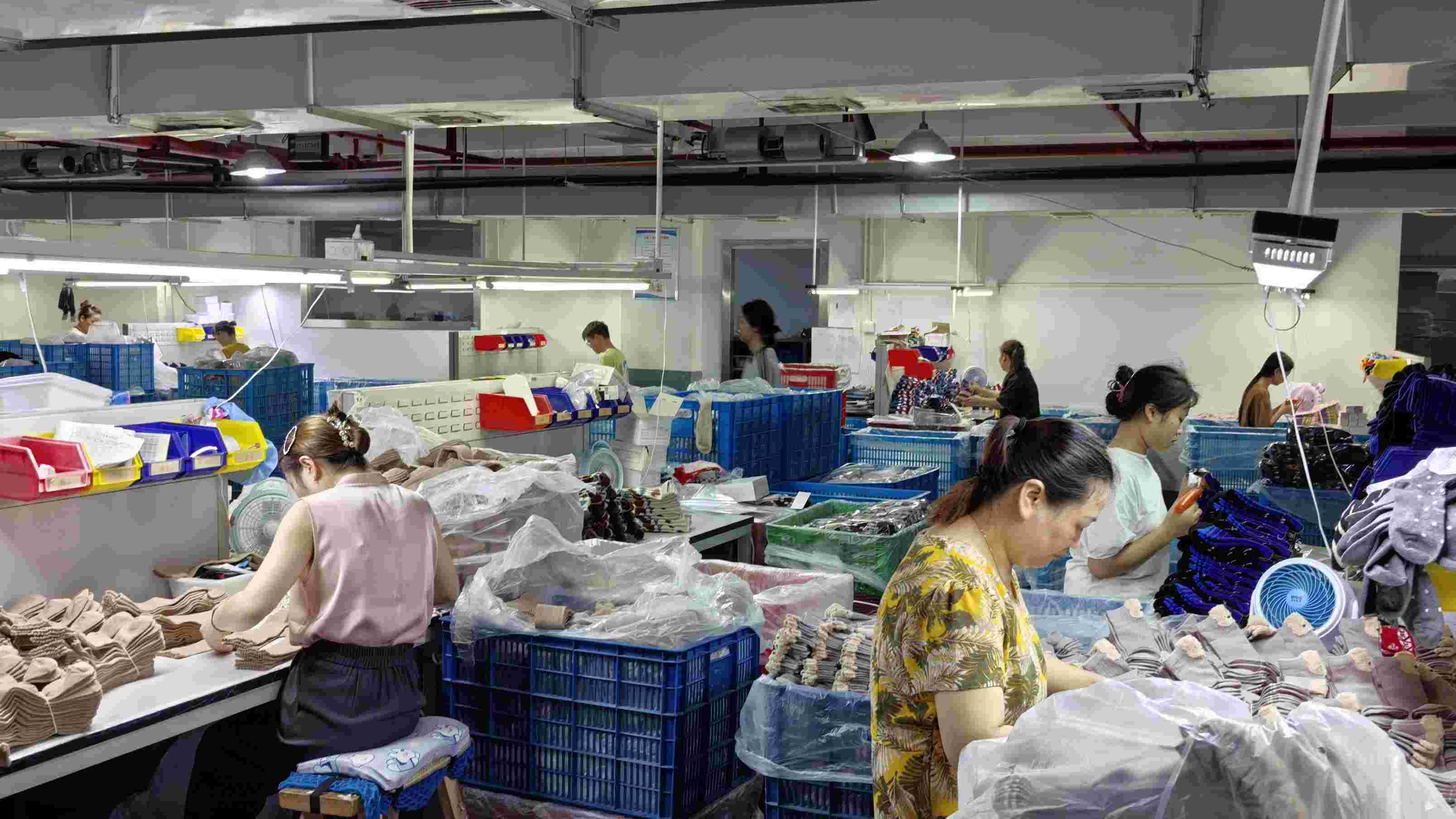 Haining Shanxin Sock Co., Ltd. factory image 6